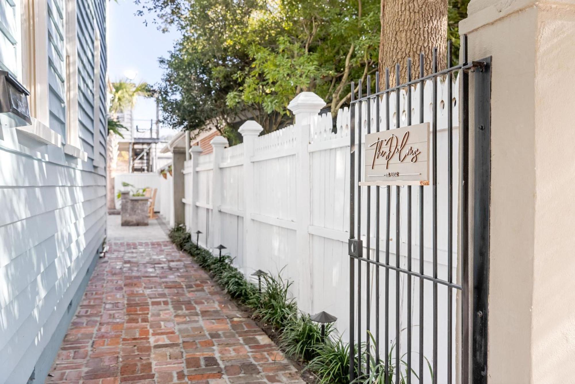 Вилла Charming Secluded Courtyard - 1 Block To King Чарльстон Экстерьер фото